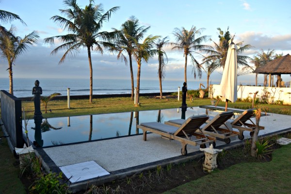 Crown Villa Bali pool