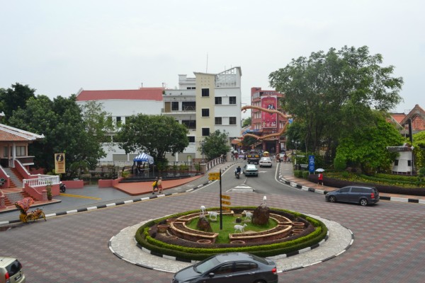 Roundabout to Jonker street