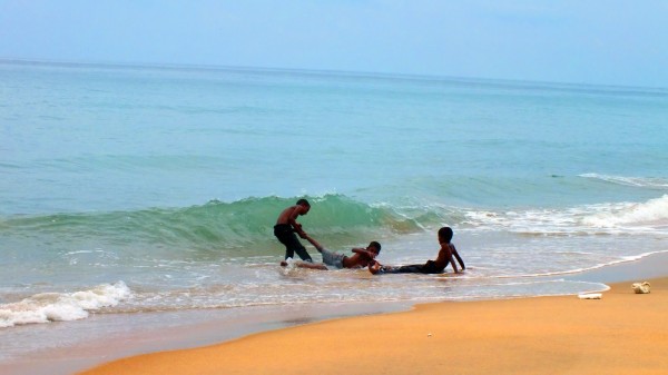 KIDS ON THE BEACH
