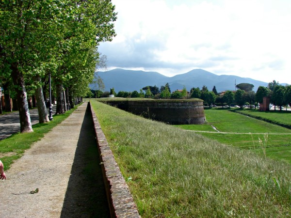 Wall around Lucca