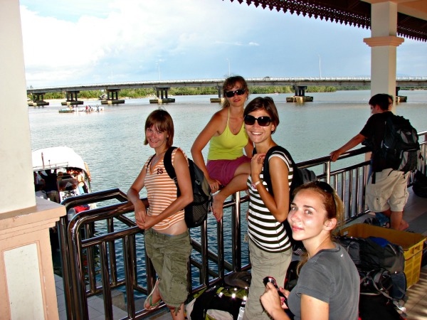 Waiting for speedboat to Tuna Bay