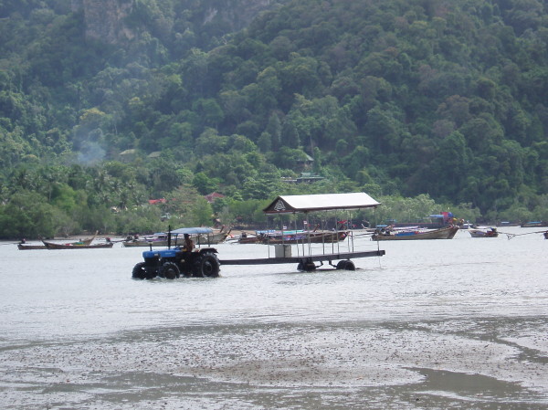 Low tide on the west Railay Beach