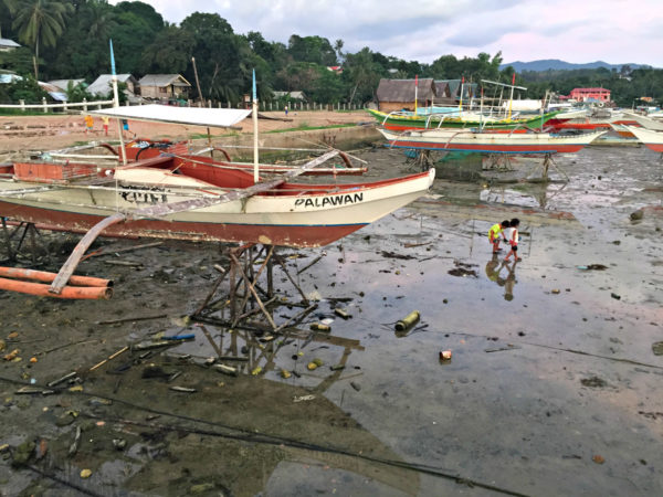 San Vicente Port at low tide